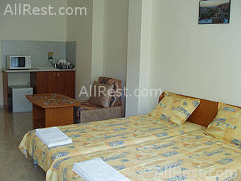 Hotel Holiday 8